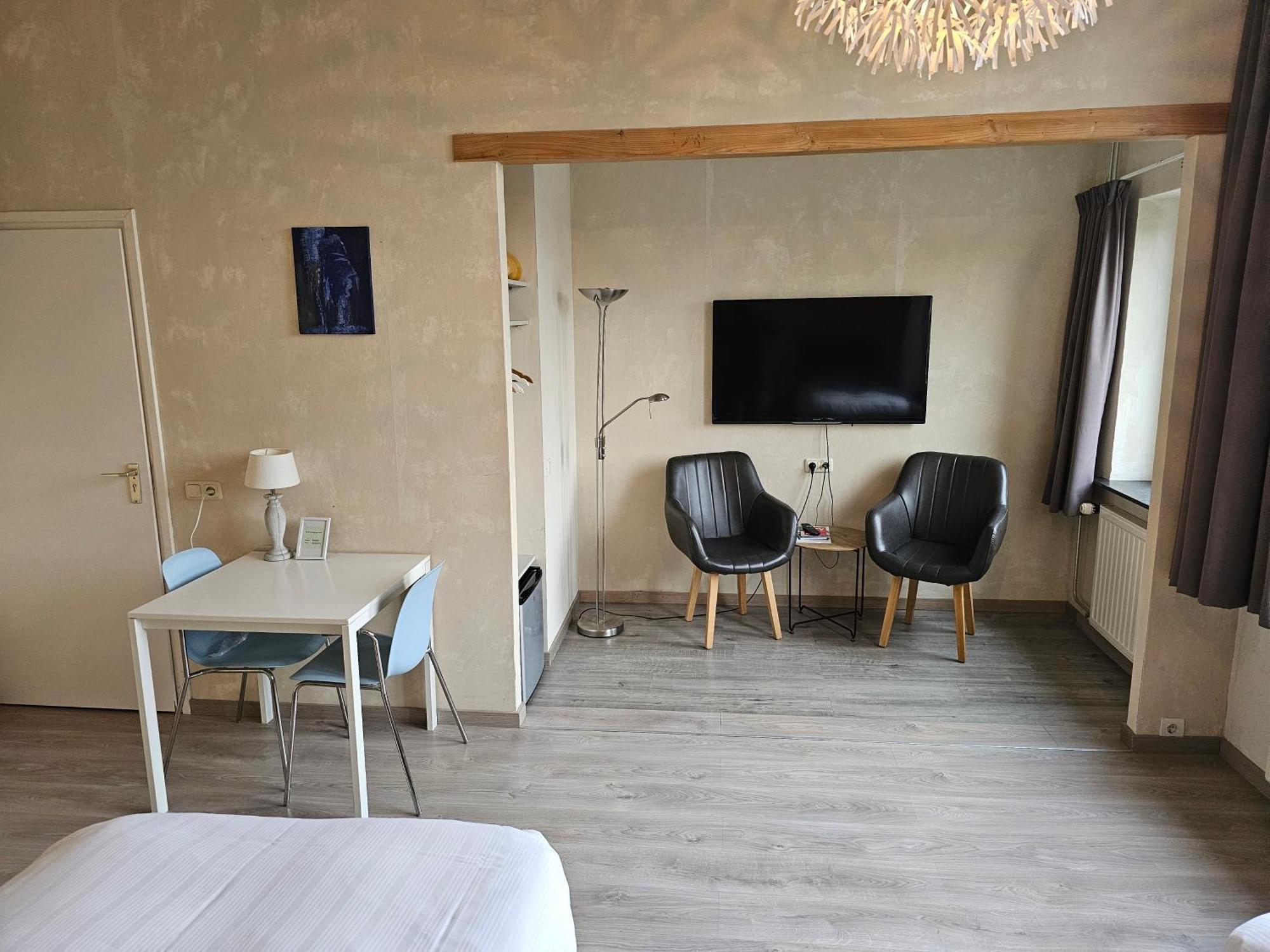 Hotel Le Bonheur ไอส์เดอ ภายนอก รูปภาพ