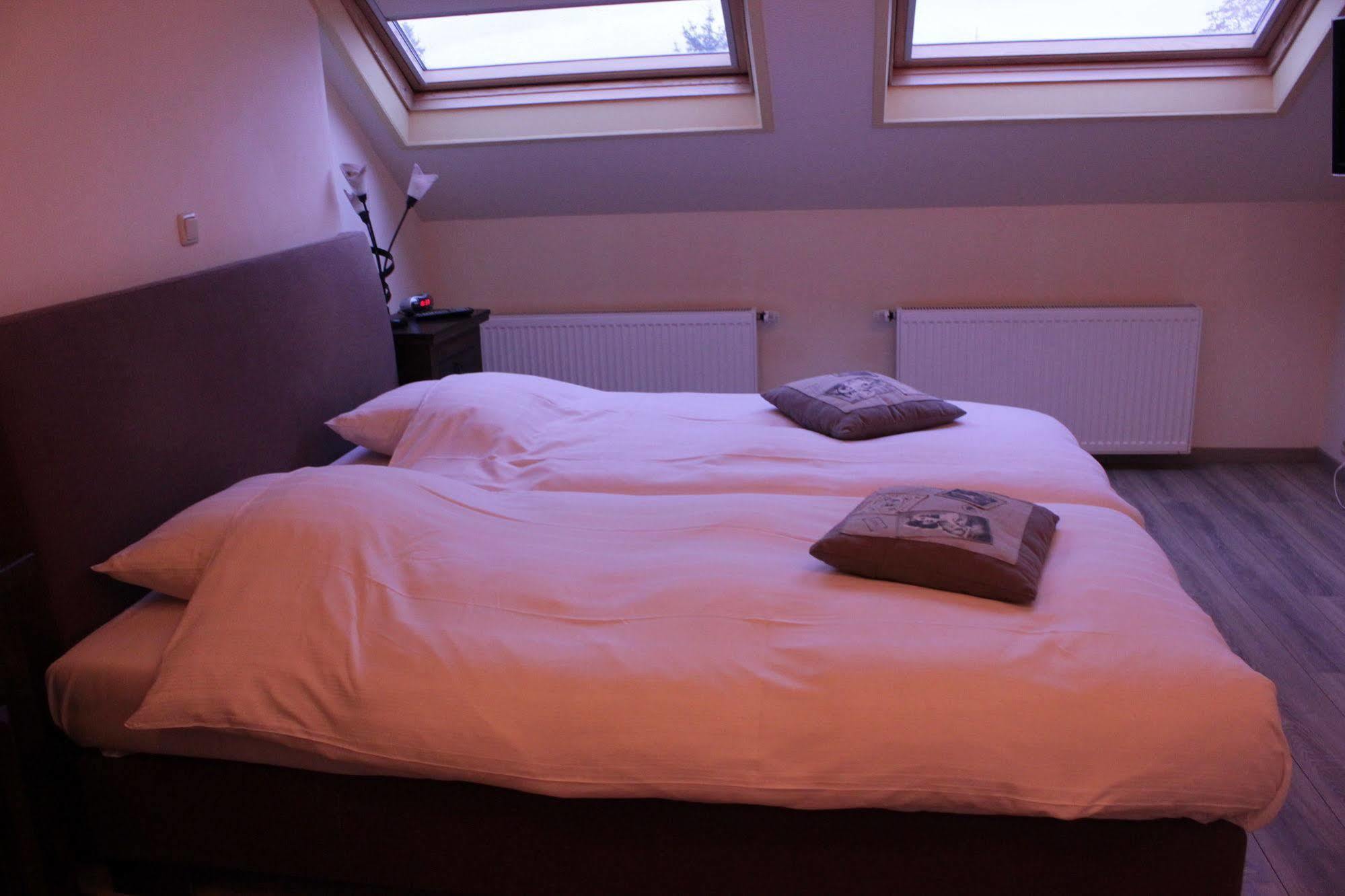Hotel Le Bonheur ไอส์เดอ ภายนอก รูปภาพ